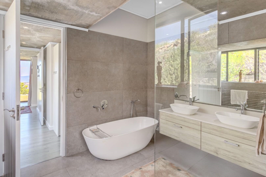 5 Bedroom Property for Sale in Simola Western Cape